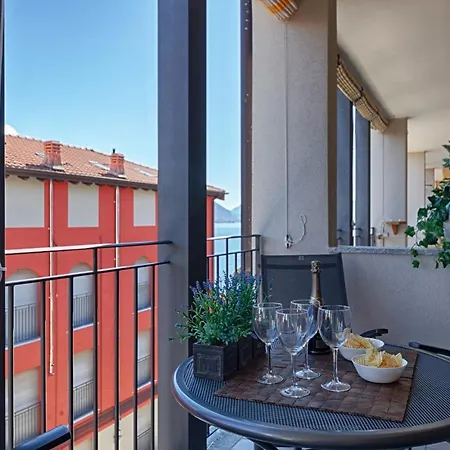Modern Airconditioned 2-bedroom Lake Escape Διαμέρισμα Acquaseria