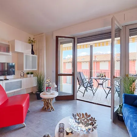 Modern Airconditioned 2-bedroom Lake Escape Apartment *