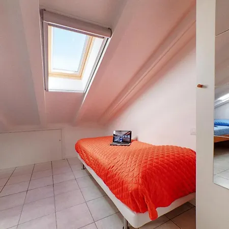Apartment Modern Airconditioned 2-bedroom Lake Escape *