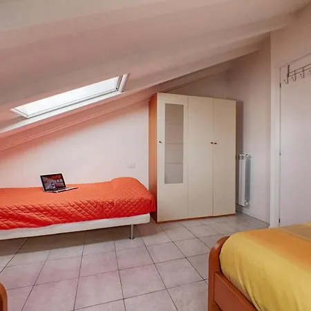Apartment Modern Airconditioned 2-bedroom Lake Escape *